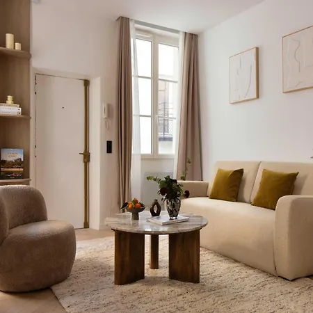Spacious -2br-6p- Le Marais Parigi